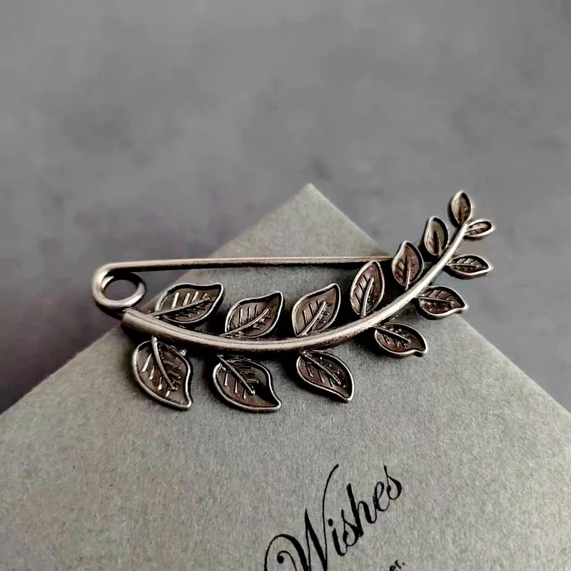 Broche grande aleación con zinc hoja