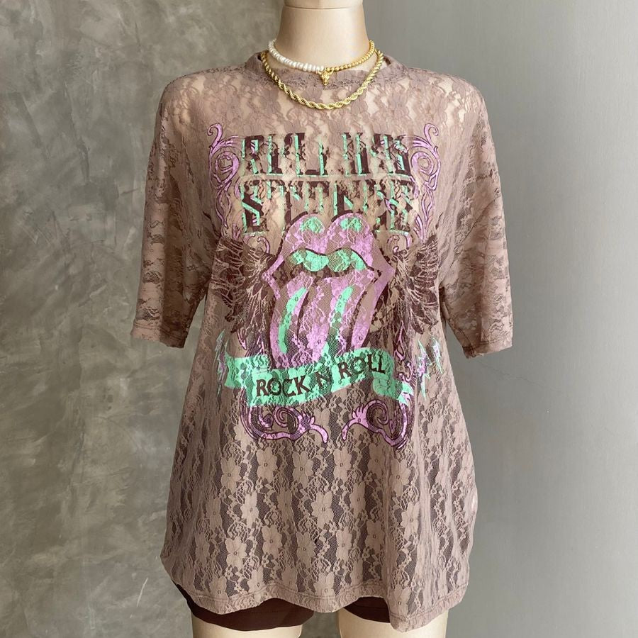 Playera lengua con encaje rolling stones