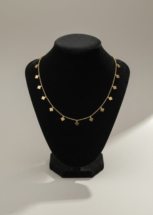 Collar dorado tréboles