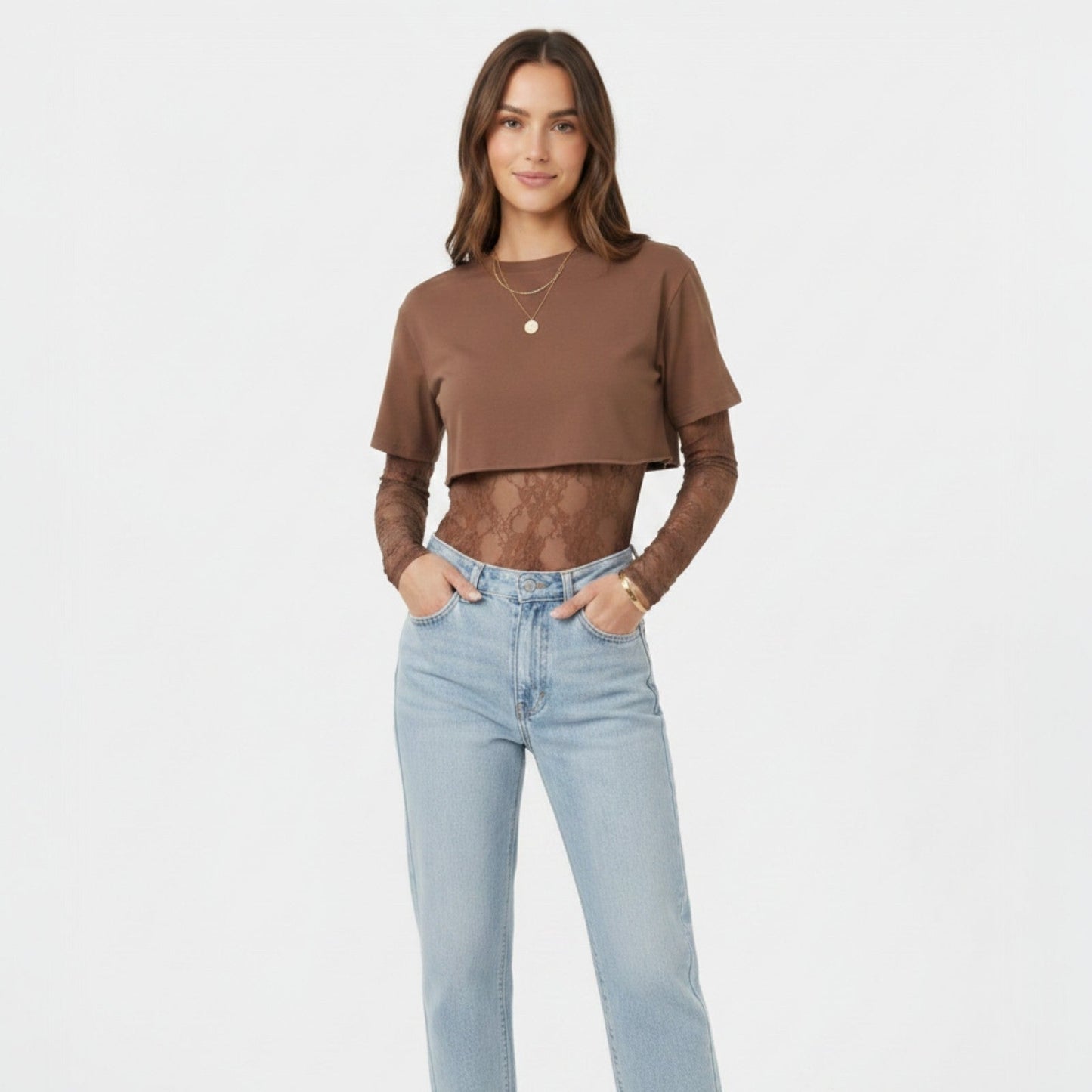 Playera corta body y encaje