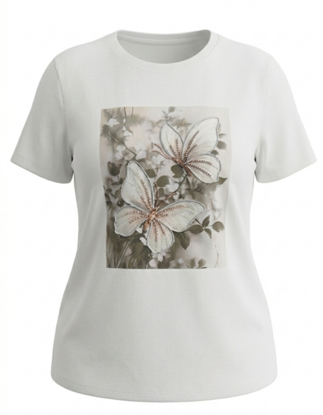 Playera con estampado de mariposas