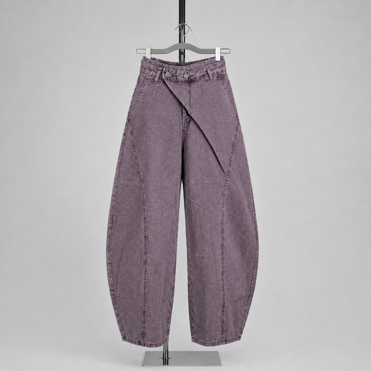 Pantalón con detalle cruzado
