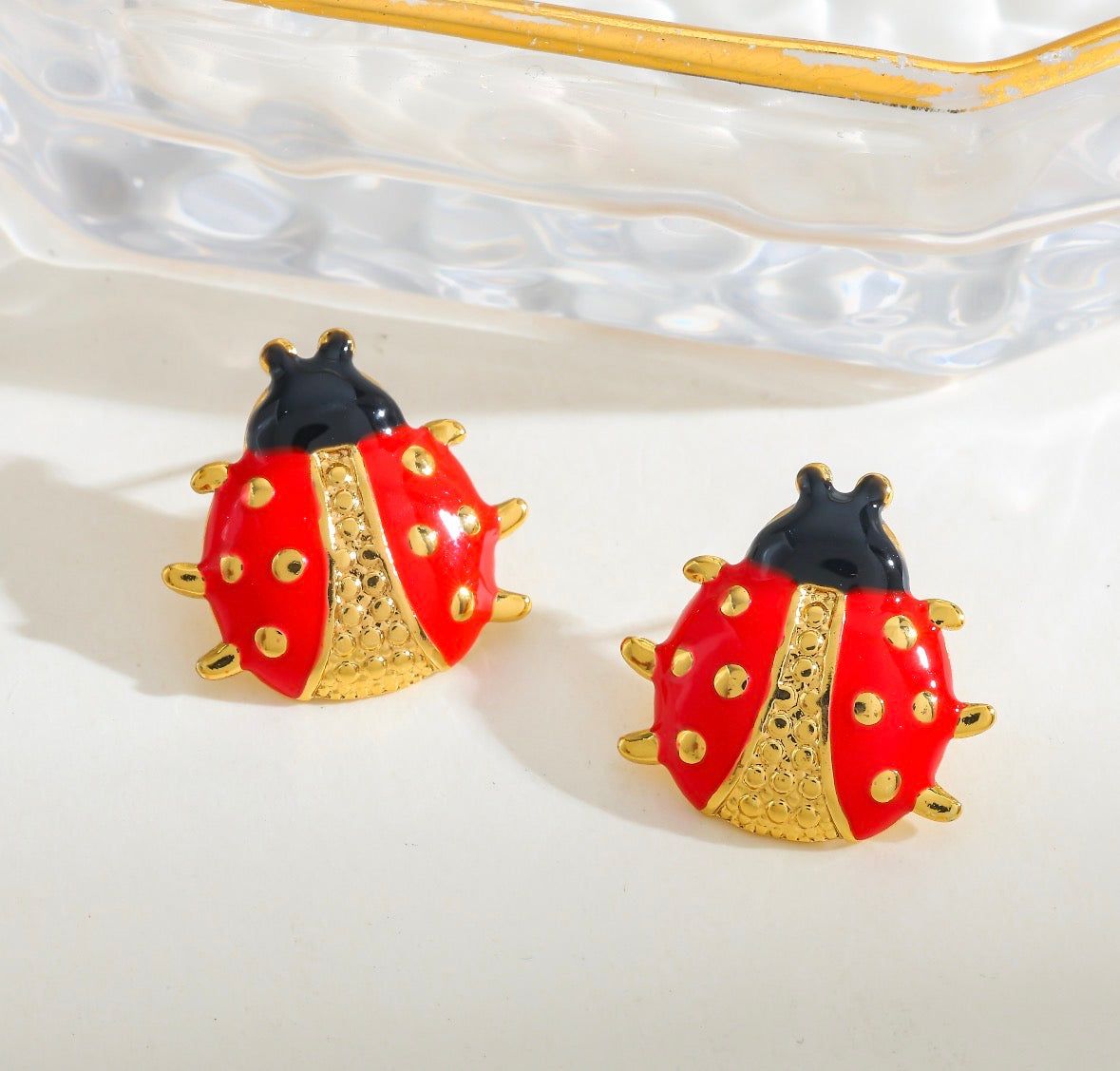 Aretes catarina dorada acero inoxidable 304 3 cm